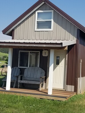 Room - Suzies Camp (Sturgis)