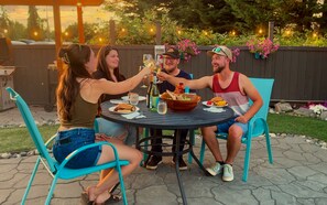 BBQ/picnic area - The Tide's Inn (Parksville)