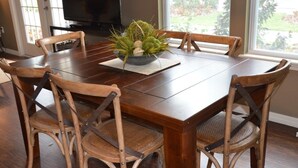 Villa, 4 habitaciones | Servicio de comidas en la habitación