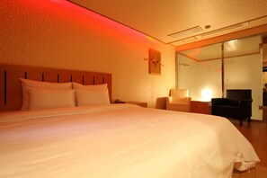 Deluxe-Zimmer, 1 King-Bett | Kostenlose Minibar, Verdunkelungsvorhänge, schallisolierte Zimmer