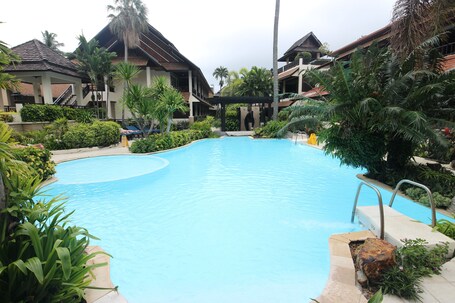 Phi Phi Banyan Villa - view 3