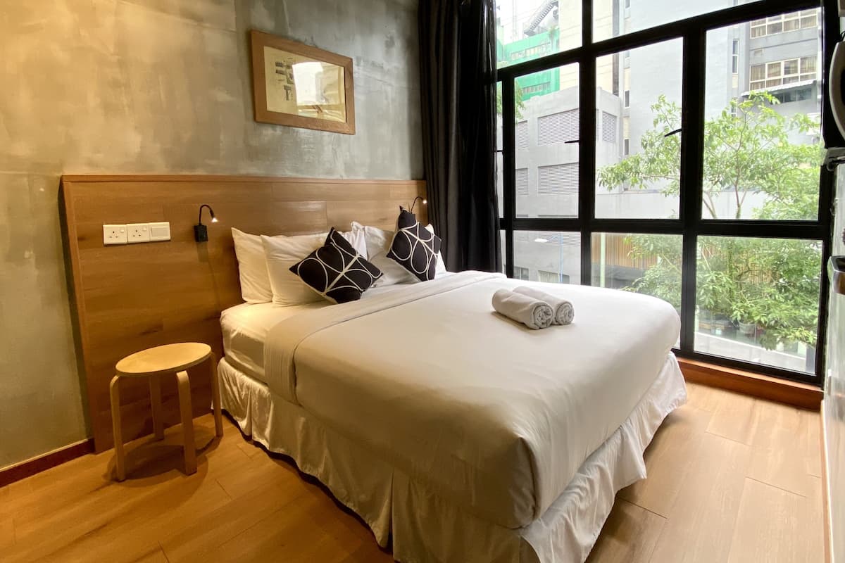 3 bedrooms, premium bedding, memory-foam beds, individually decorated