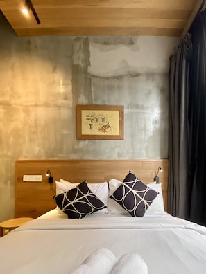 Deluxe Room With Windows | 3 Schlafzimmer, hochwertige Bettwaren, Betten mit Memory-Foam-Matratzen