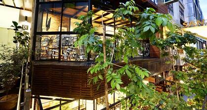 CHAOS BOUTIQUE HOTEL