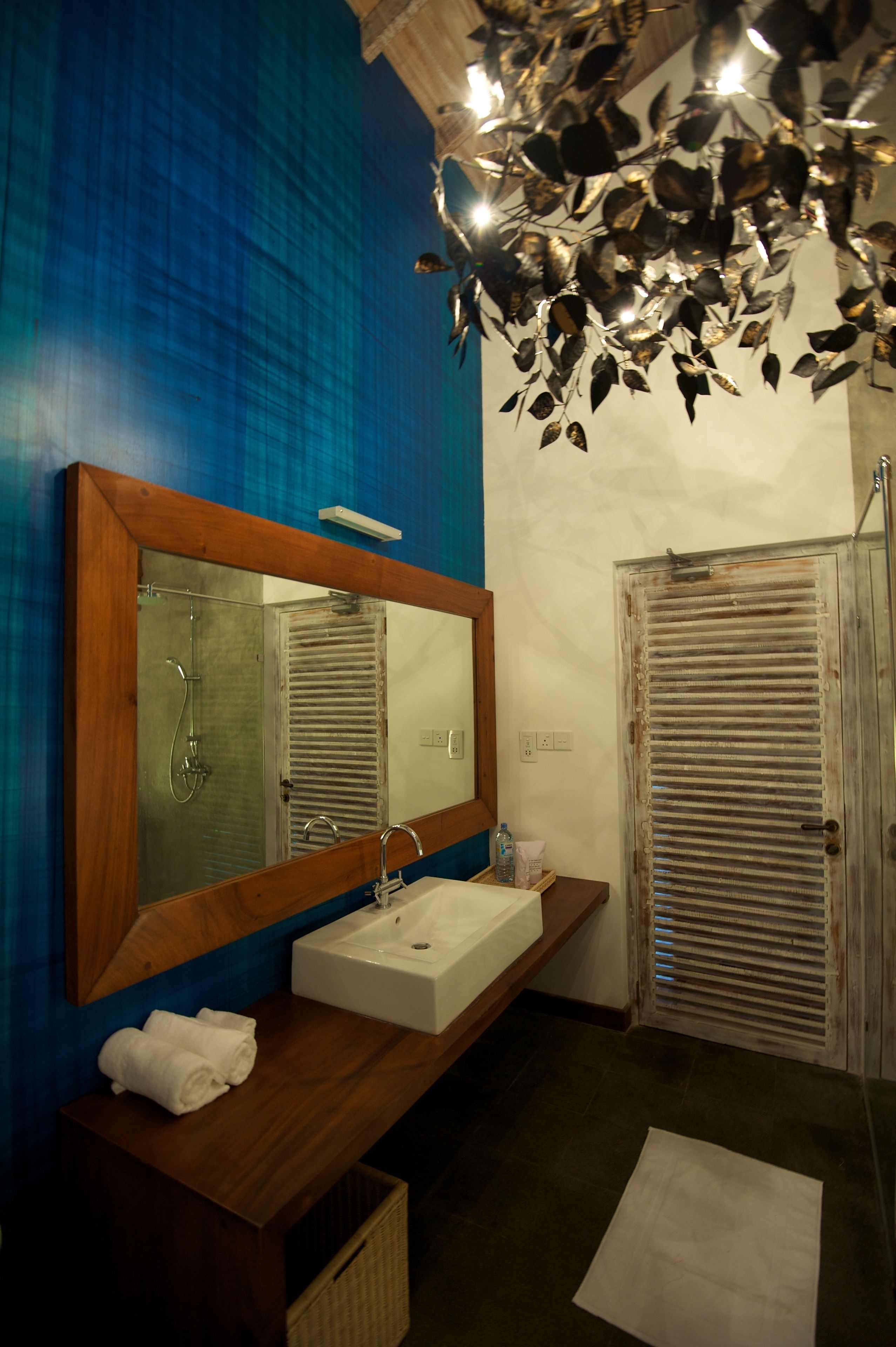 king suite with sea view | bathroom | free toiletries, bidet, towels