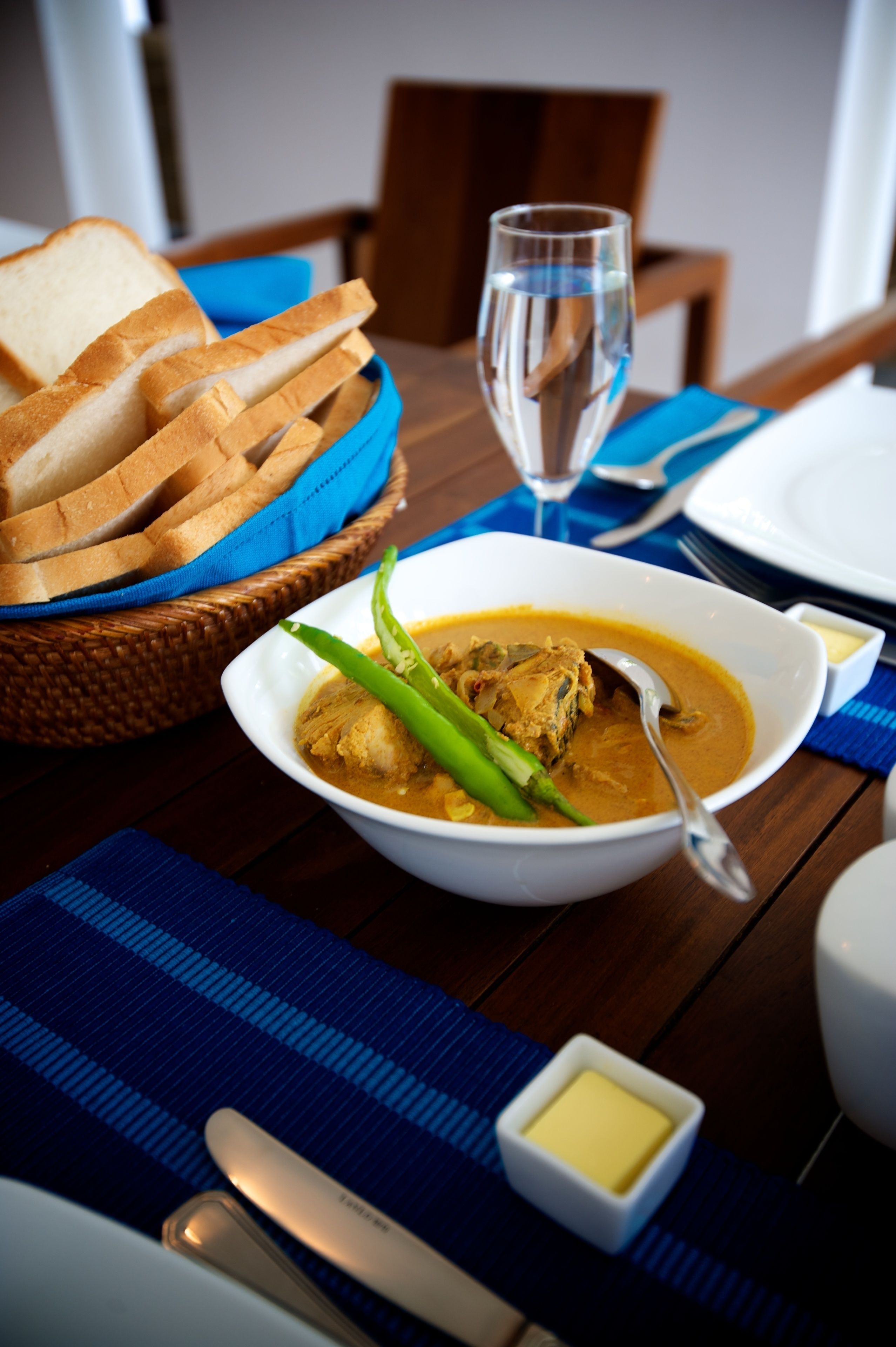 daily continental breakfast (usd 10 per person)