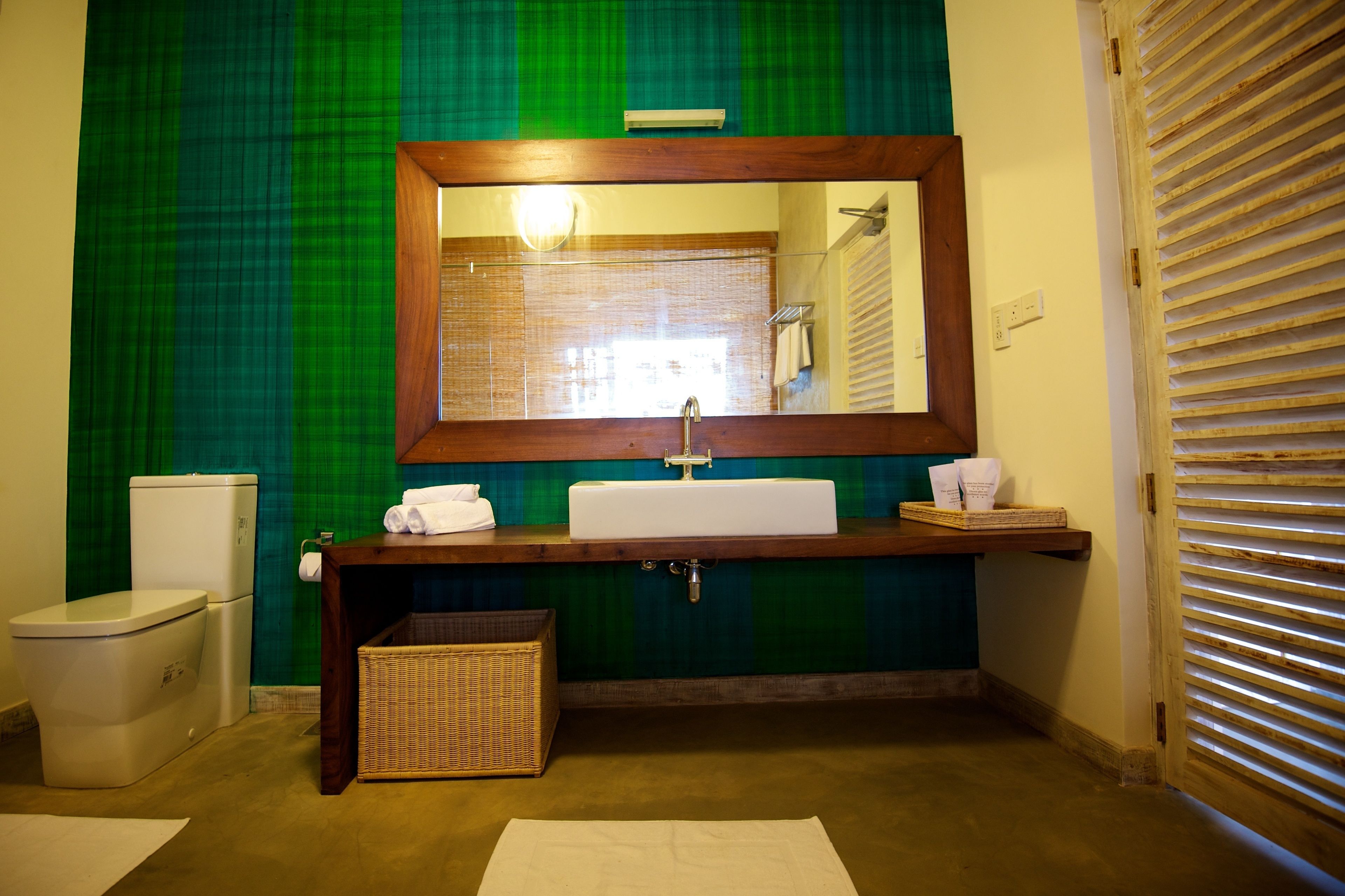 junior suite with sea view | bathroom | free toiletries, bidet, towels
