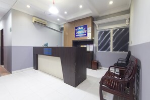 Lobby sitting area - OYO 44100 Hotel Casavilla Petaling Jaya (Petaling Jaya)