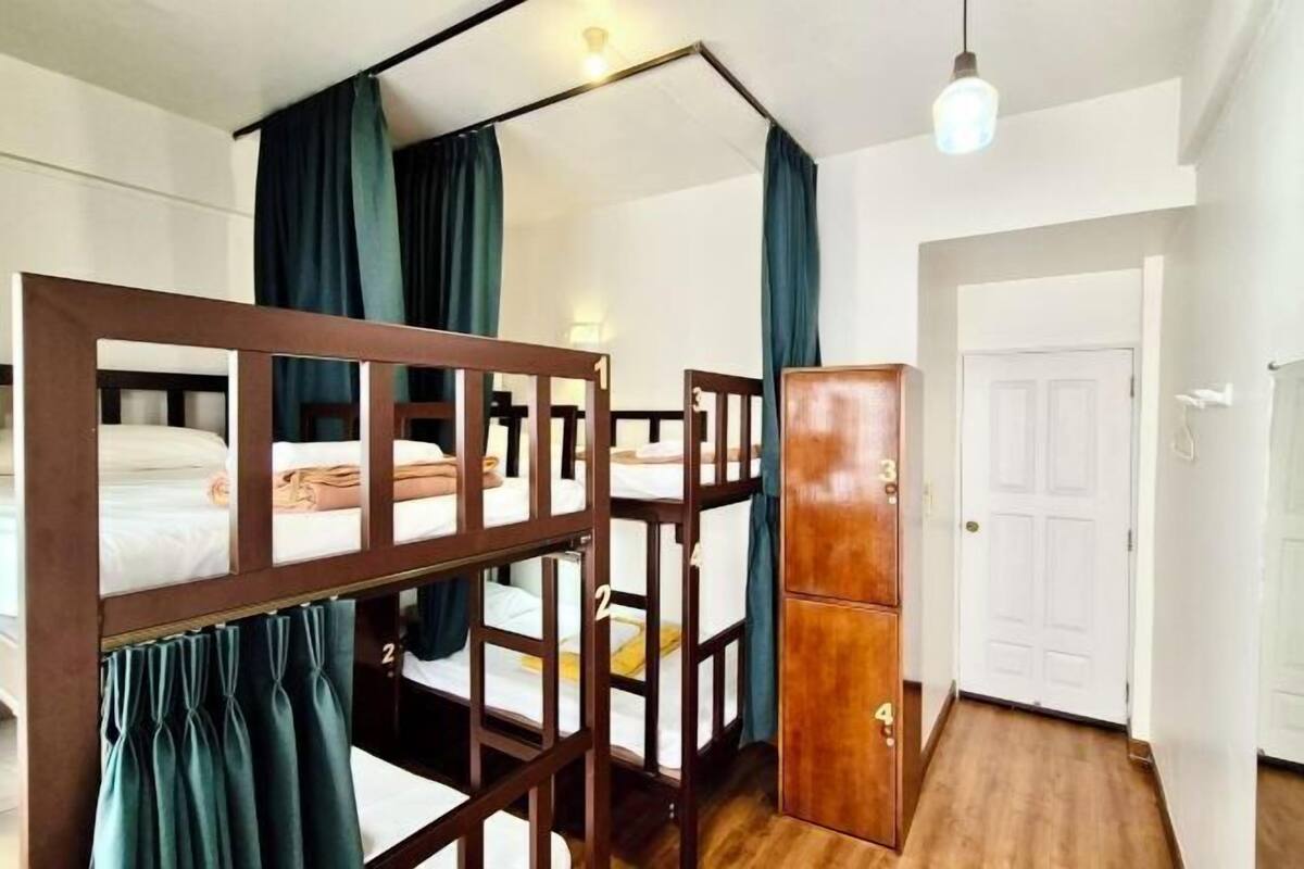 In-room safe, soundproofing, free WiFi, bed sheets