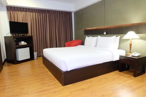 In-room safe, desk, blackout curtains, soundproofing