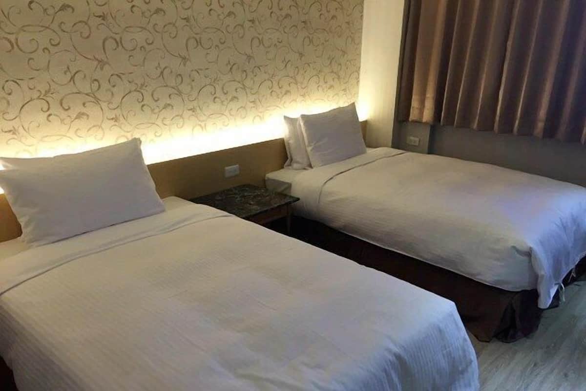 In-room safe, desk, soundproofing, free WiFi