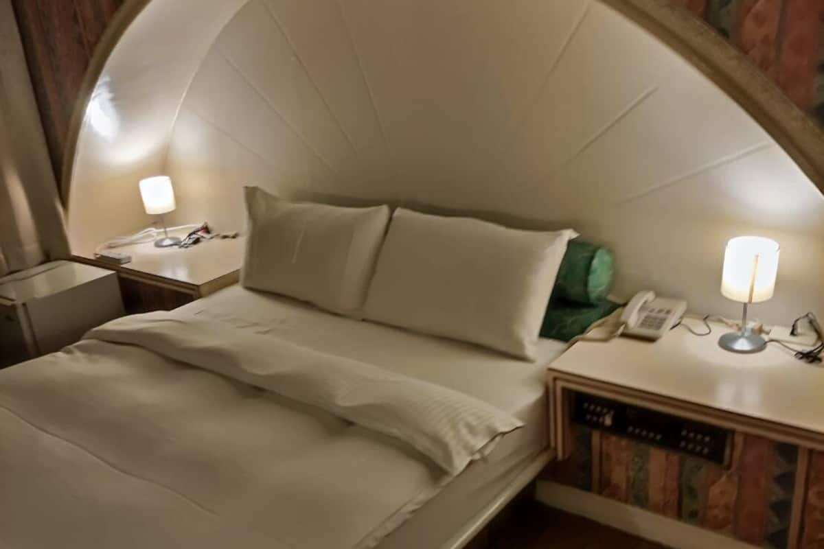 In-room safe, desk, soundproofing, free WiFi