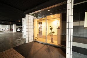 Property entrance - Hotel Pagoda (Nara)