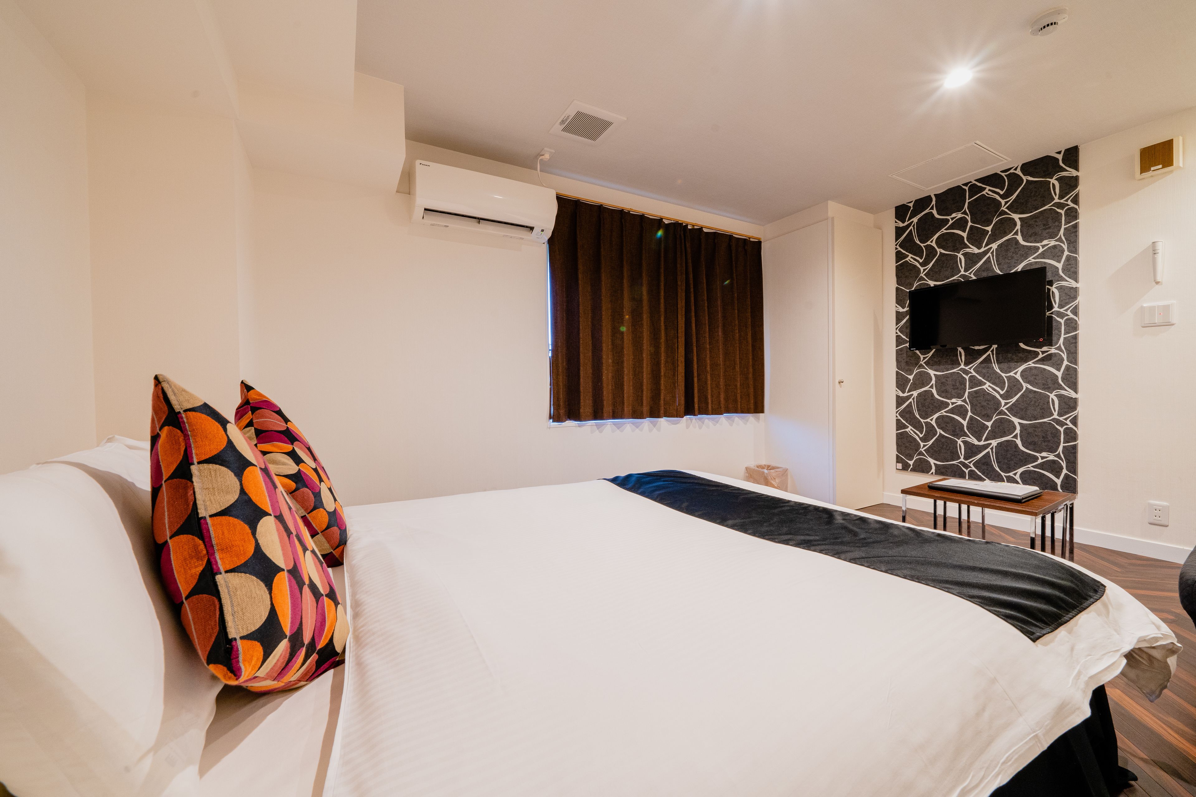 double room, 1 queen bed | free wifi, bed sheets