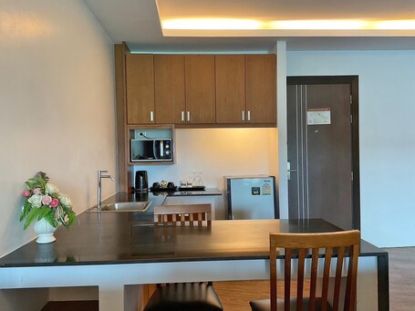 Phi Phi Cliff Beach Resort - view 2