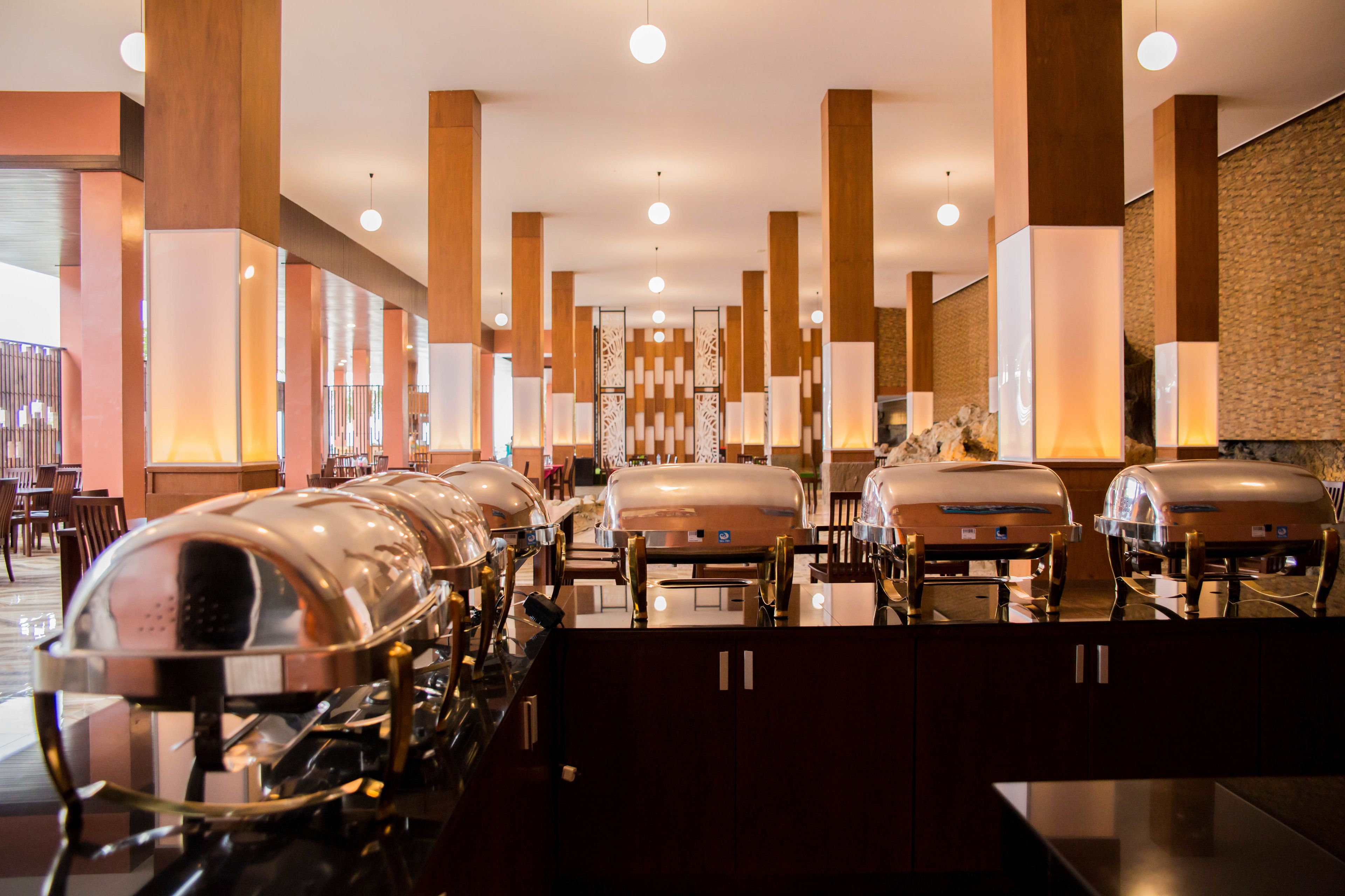 Daily buffet breakfast (THB 350 per person)