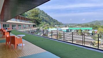 Luxury Double Room, Sea View (4th & 5th Floor) | Living area