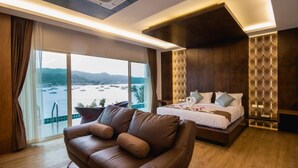 Luxury Double Pool Sea View (3rd Floor) | Pemandangan dari kamar