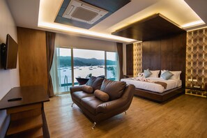 Luxury Double Pool Sea View (3rd Floor) | Premium bedding, minibar, in-room safe, blackout drapes - Phi Phi Cliff Beach Resort (Ko Phi Phi)