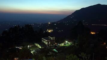 Fachada del alojamiento - Noche