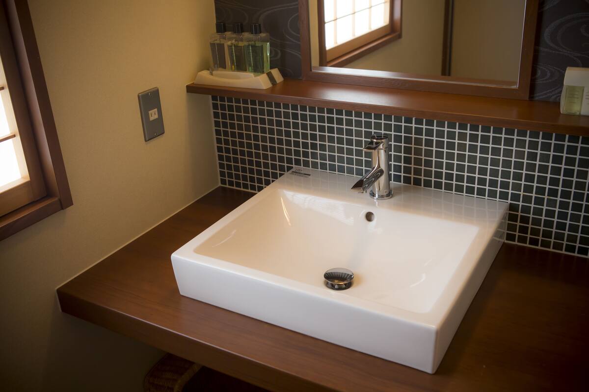 in-room safe, free wifi