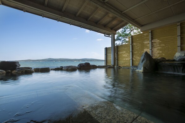 三溫暖烤箱、溫泉/自然礦物泉