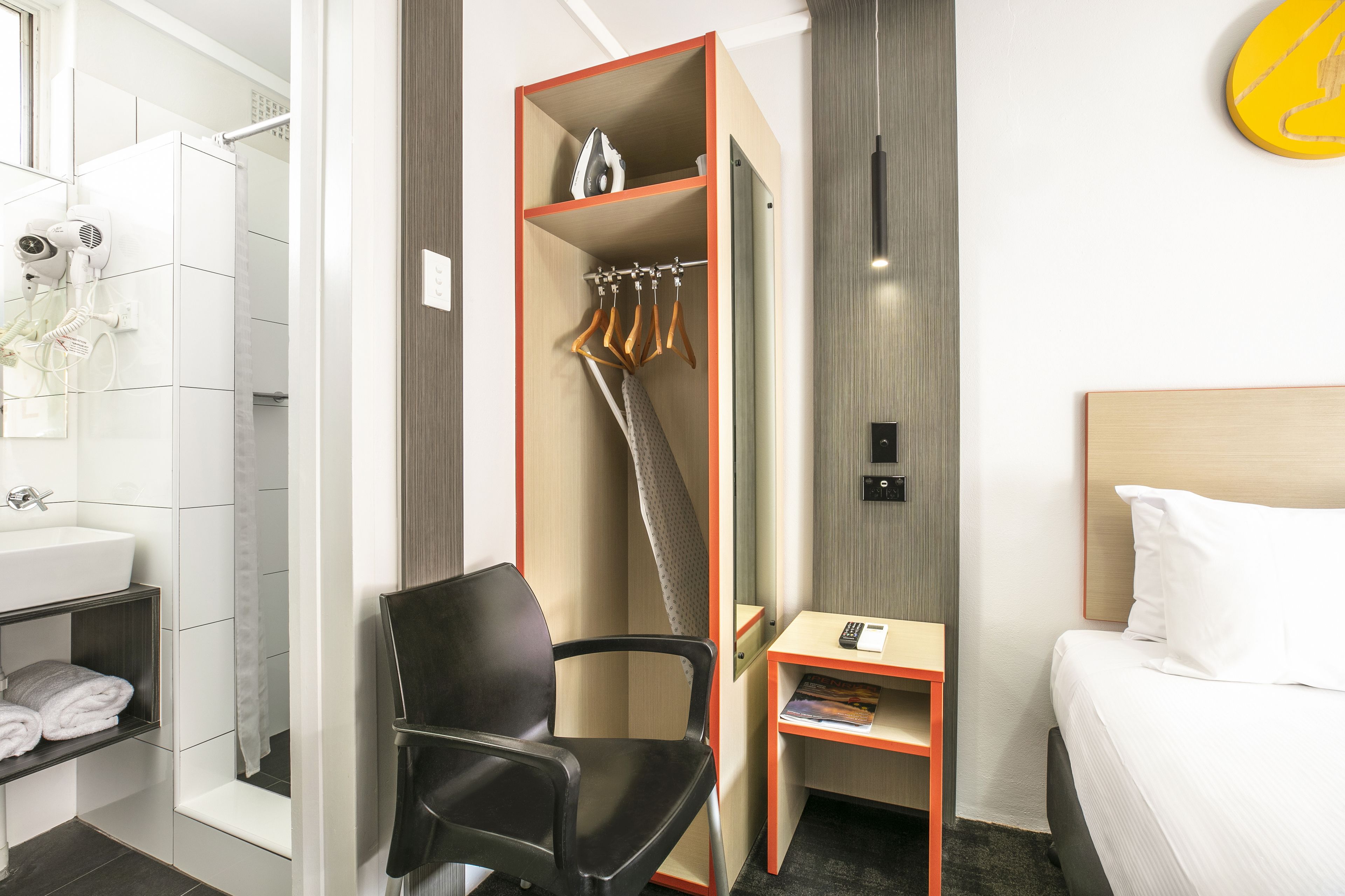 studio queen & extra bed | desk, laptop workspace, iron/ironing board, free wifi