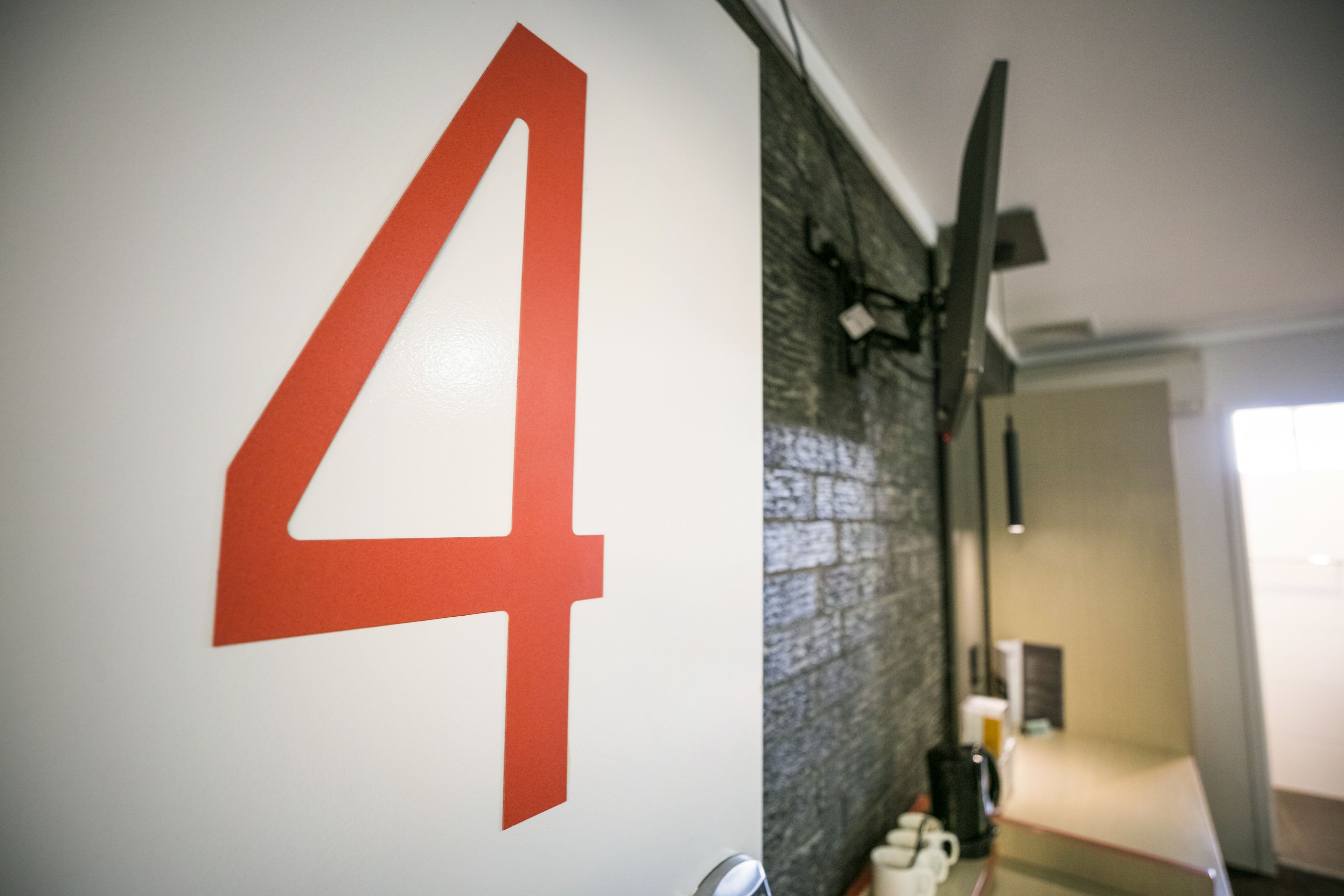 studio queen & extra bed | desk, laptop workspace, iron/ironing board, free wifi