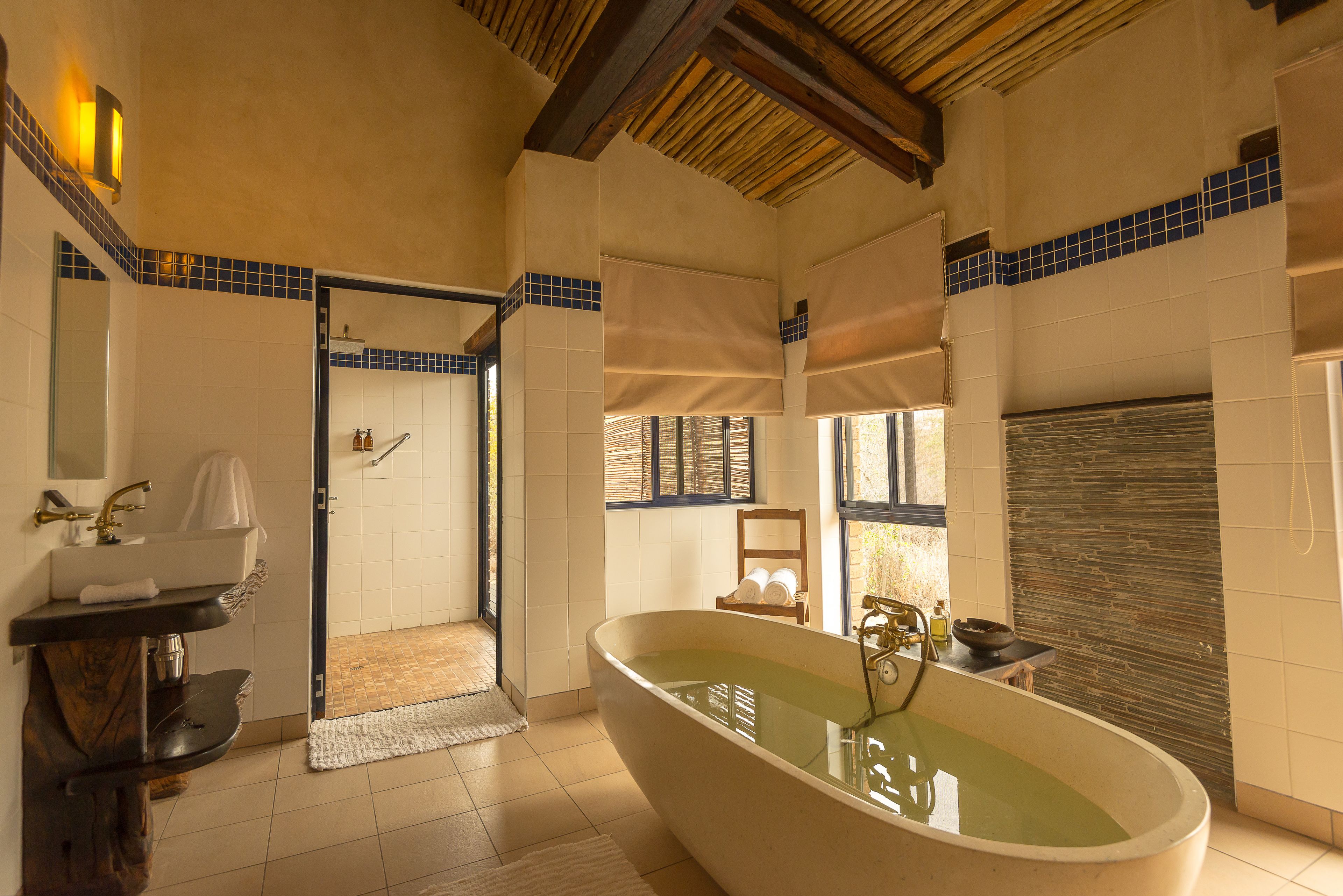 Cottage Superior, 1 phòng ngủ, phù hợp cho người khuyết tật, quang cảnh vườn | Phòng tắm | Đồ dùng nhà tắm thân thiện với môi trường, khăn tắm 