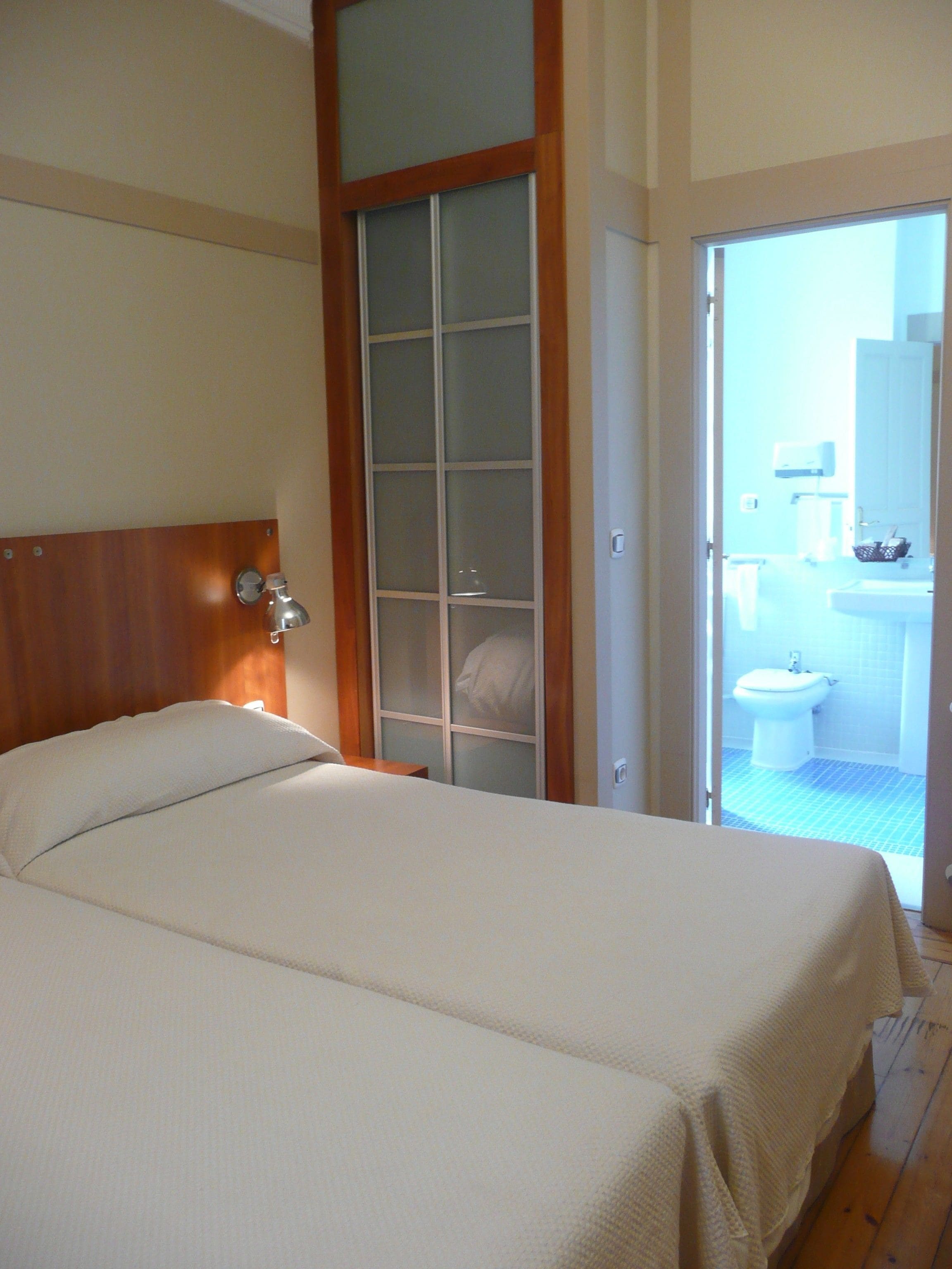 Double or Twin Room | Minibar, in-room safe, desk, blackout drapes