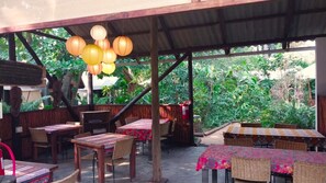 Dining - DEVOCEAN Lodge (Ponta d'Ouro)