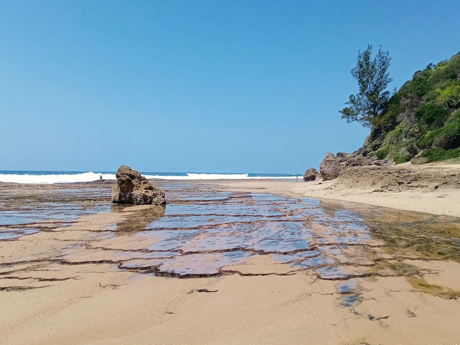 Beach nearby, 4 beach bars