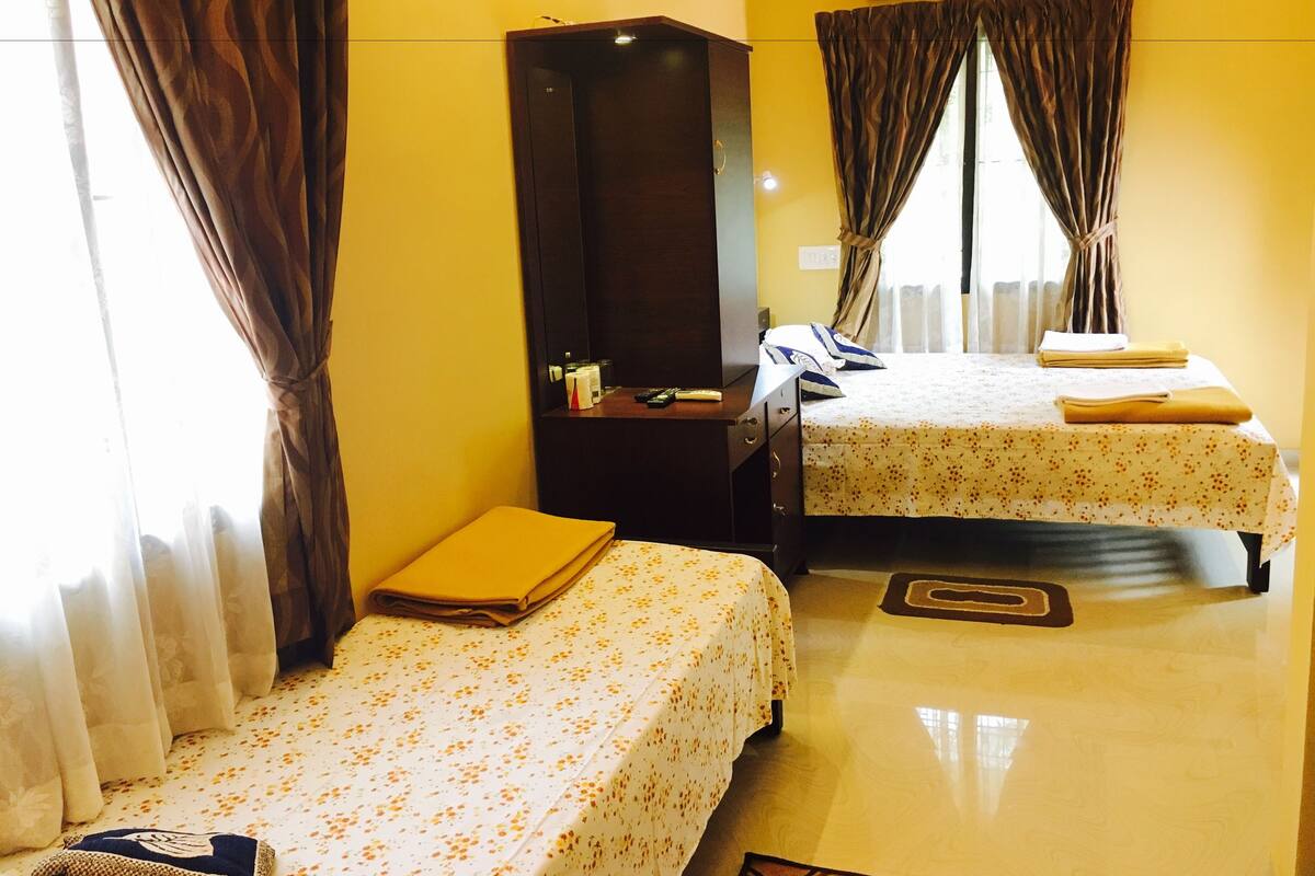 Chambre Deluxe | Bureau, lits pliants/supplémentaires, Wi-Fi gratuit