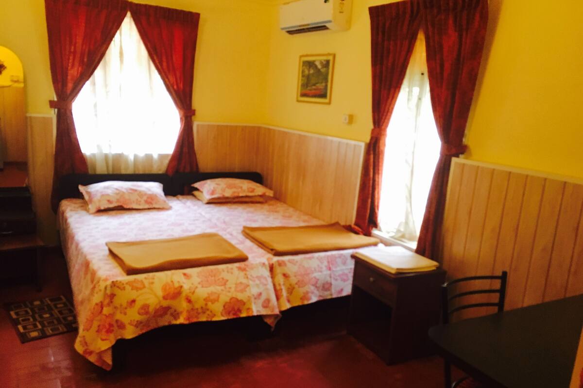 Chambre Deluxe (Non A/C) | Bureau, lits pliants/supplémentaires, Wi-Fi gratuit