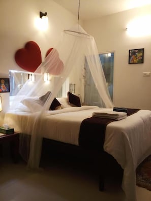 In-room safe, desk, free WiFi - Heavenly Homestay (Kochi)