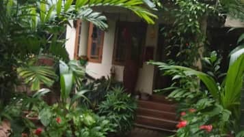 Khuôn viên nơi lưu trú