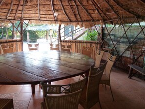 Breakfast, lunch, dinner served; international cuisine, pool views  - Footsteps Eco-Lodge (Gunjur)