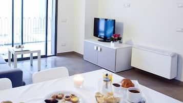 32-inch LCD TV with digital channels, TV