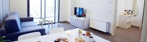 Télévision LCD de 32 pouces avec chaînes numériques, télévision