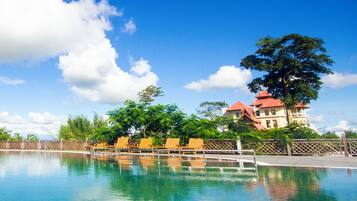 Outdoor pool, a natural pool