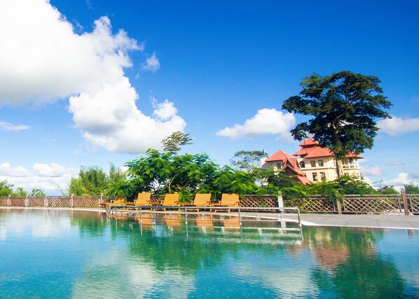 Outdoor pool, a natural pool