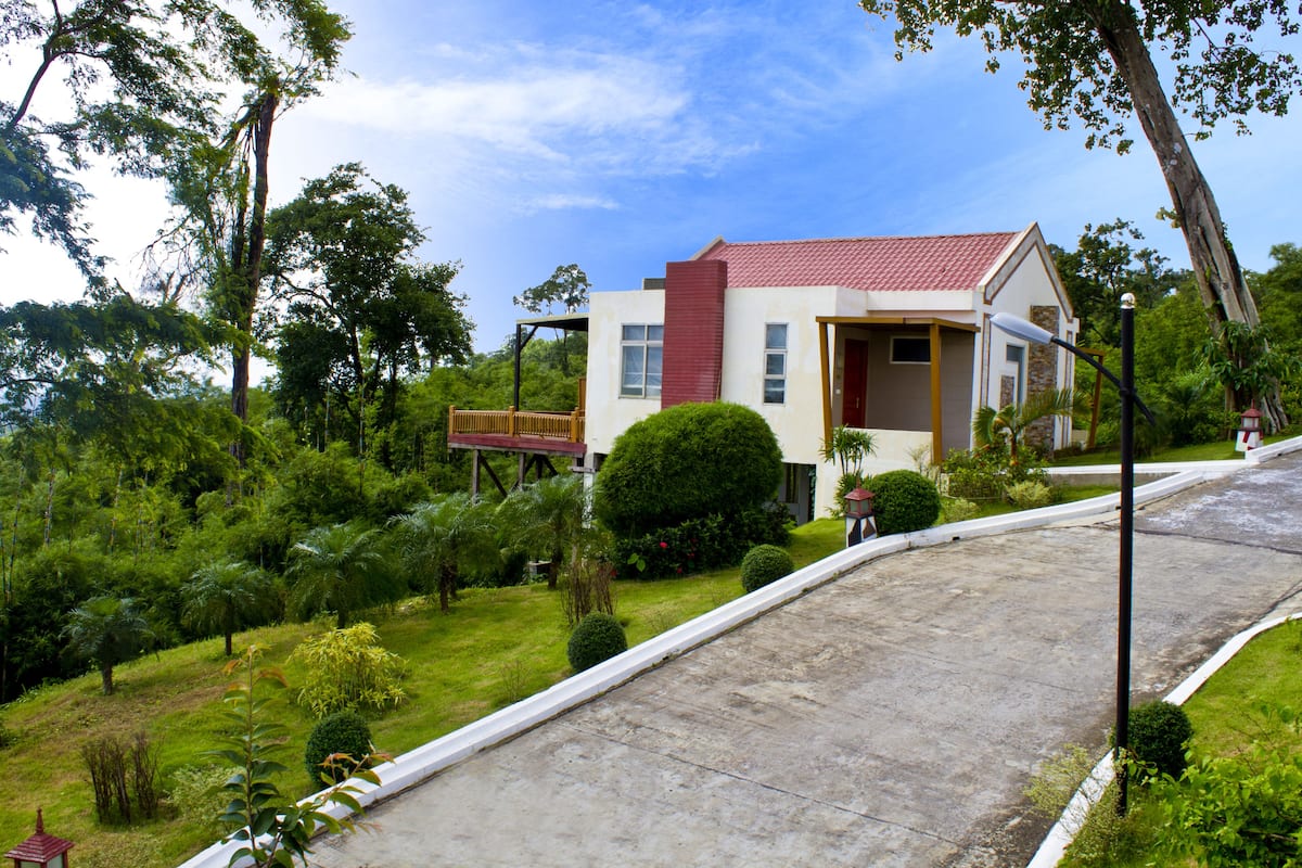 Deluxe Bungalow, 1 Double or 2 Single Beds, Hill View