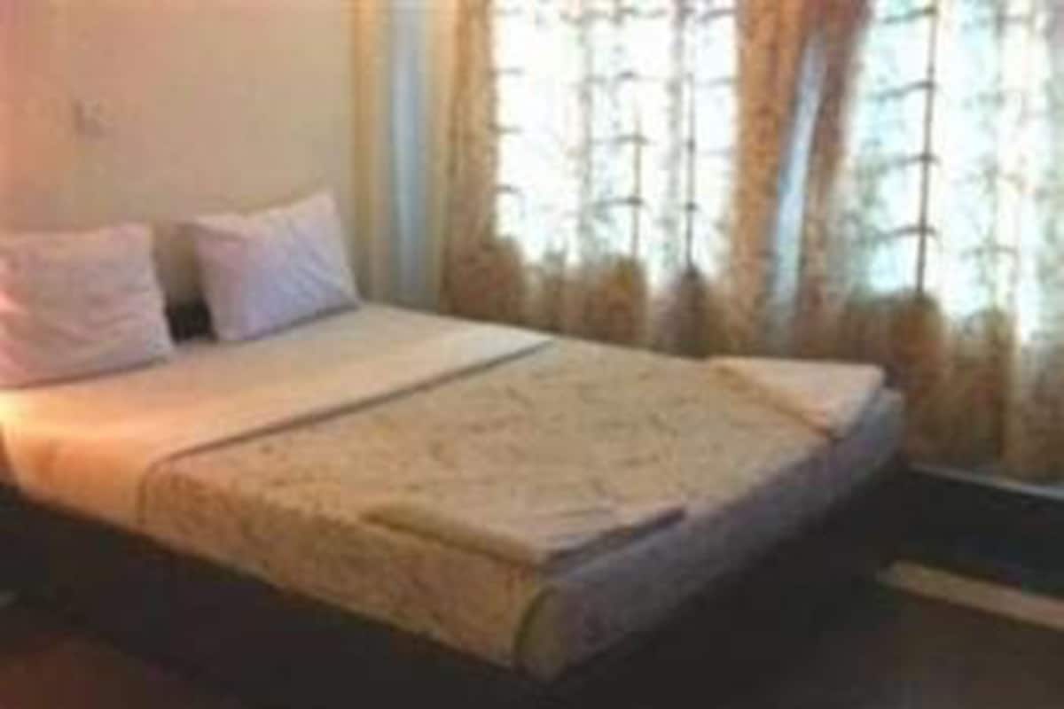 Double Room (Double Room with Fan) | WiFi (free)