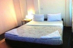 Dobbeltværelse (Double Room with Fan) | Gratis Wi-Fi