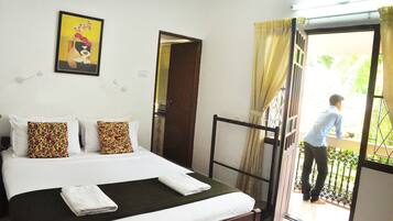 Comfort Double Room | 1 bedroom, premium bedding, in-room safe, desk