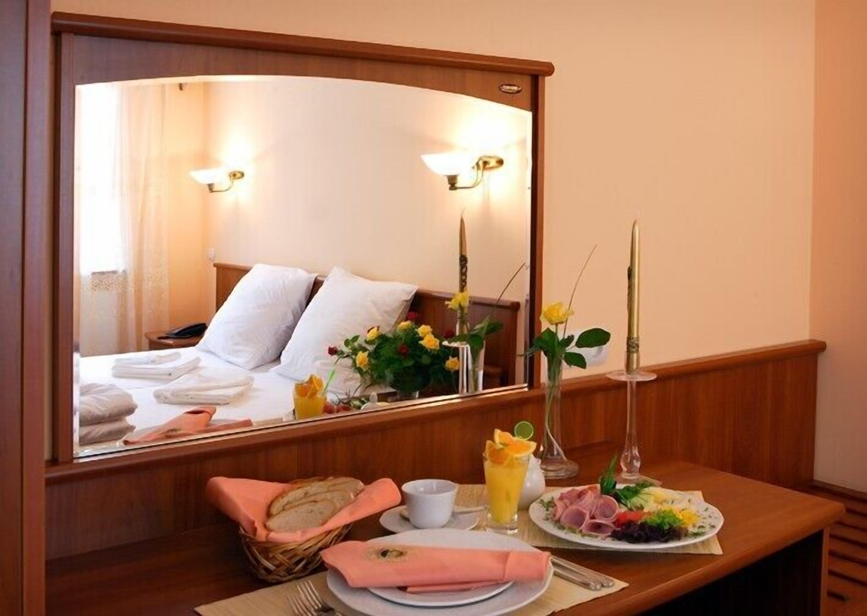 room service – dining