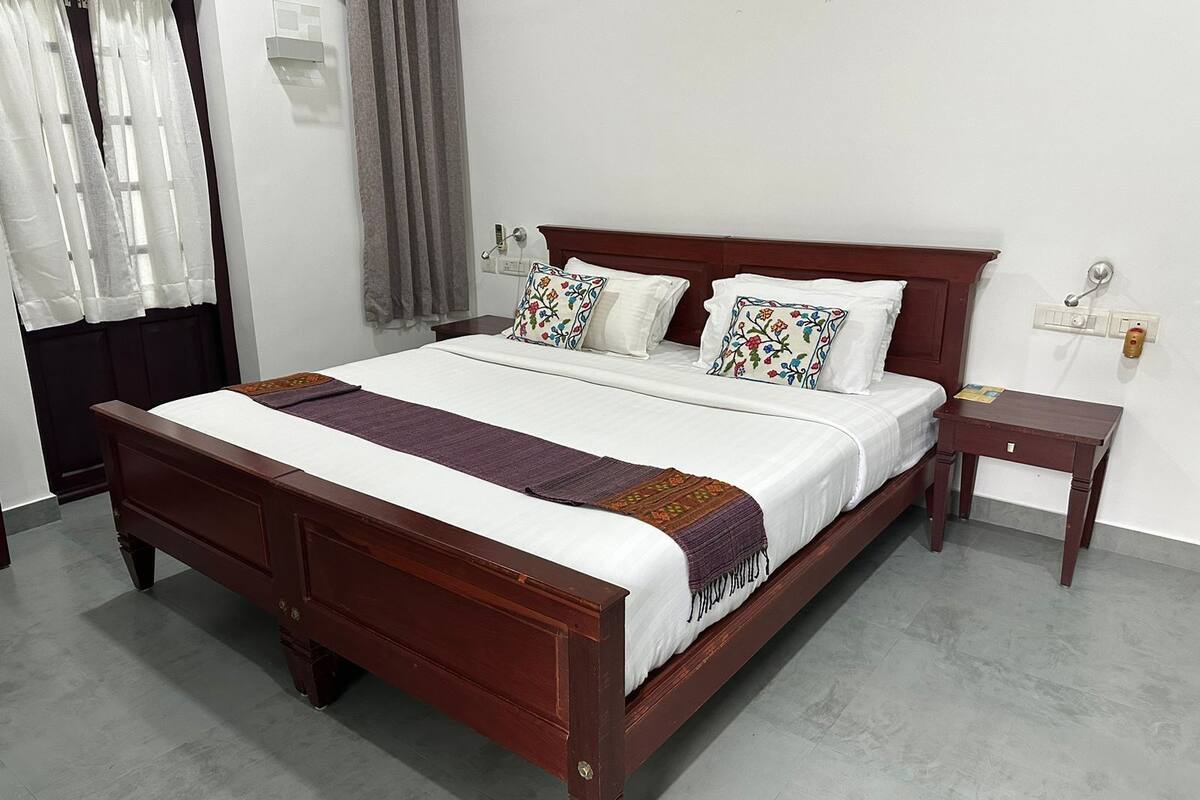deluxe villa, multiple beds | premium bedding, rollaway beds