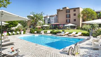 Chambre Double ou avec lits jumeaux | Piscine extérieure