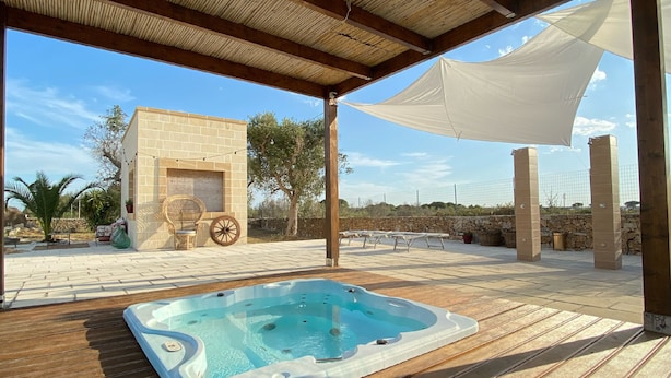 Bañera de hidromasaje exterior