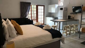 Deluxe Studio | Garden view